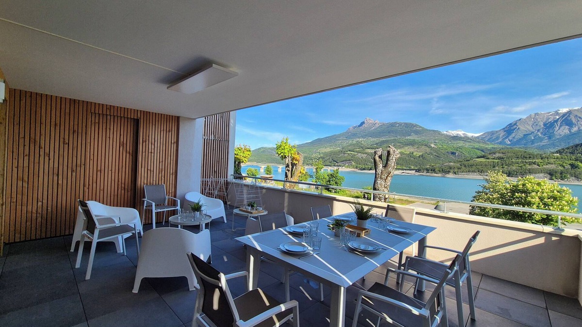 Savines-le-Lac Apartment | Breathtaking view & 200m beach - XXL terrace - 6-bed apartment