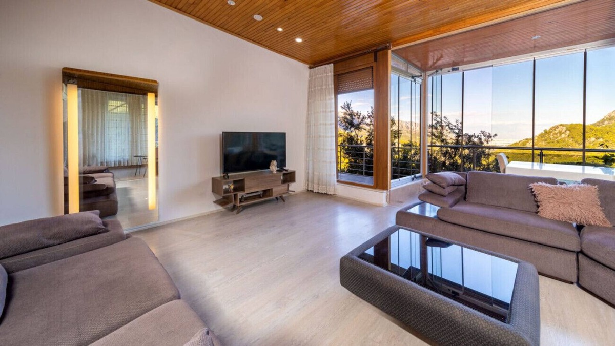 Konyaalti Apartment | Breathtaking View: 10 Min to Coast