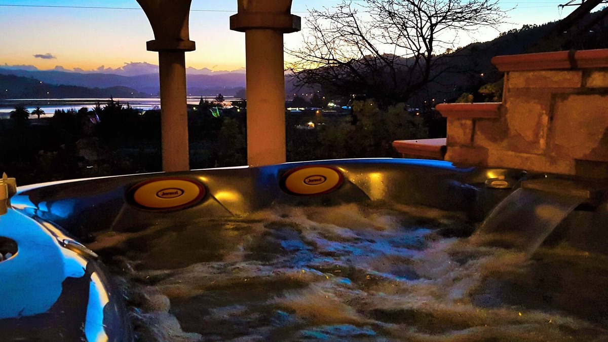 Tornon House | Breathtaking view 350 mtrs. from the beach+Jacuzzi