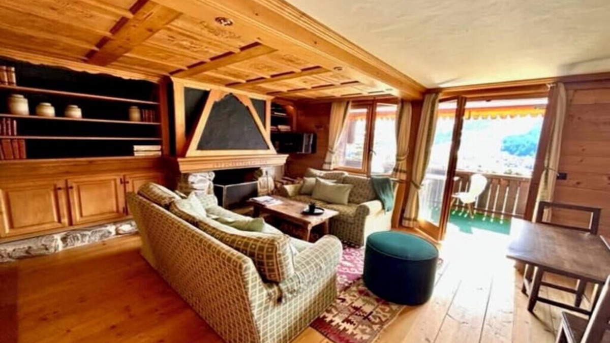 Saanen Apartment | Breathtaking View Cozy Chalet