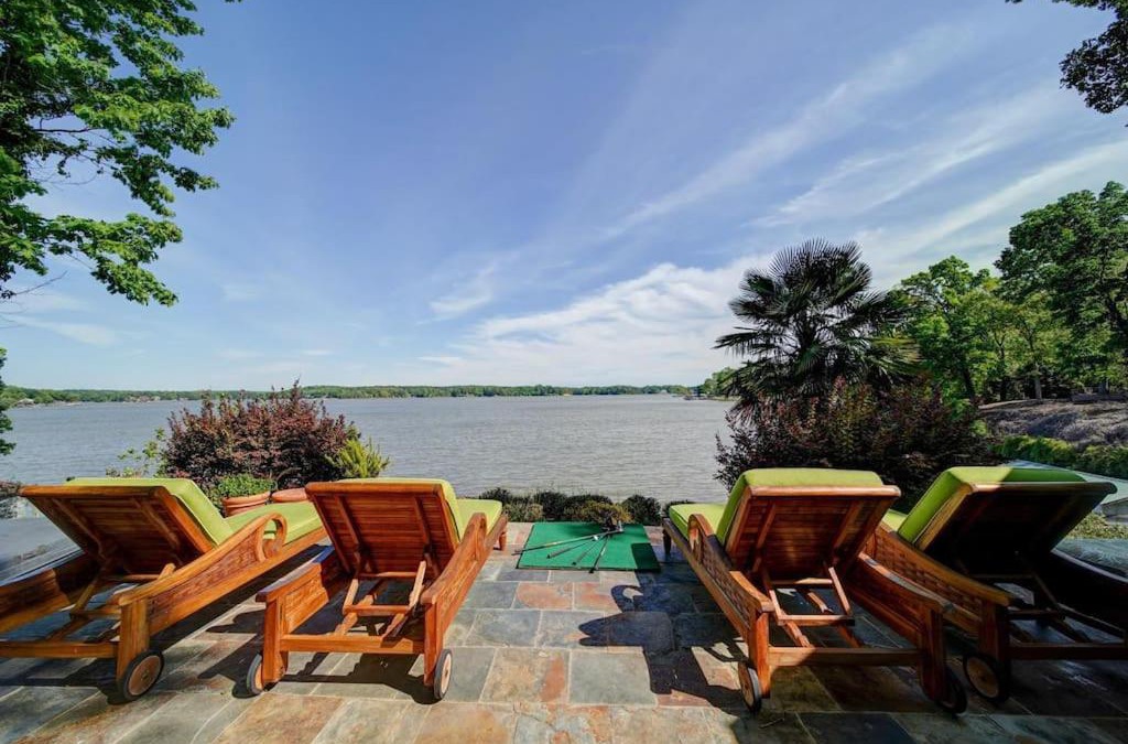 Clover House | Breathtaking View on Lake Wylie 4BR Lakehouse and Dock