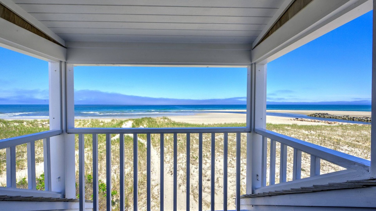 East Sandwich Cottage | Breathtaking Views of Cape Cod Bay and Scorton Creek, a Perfect Location