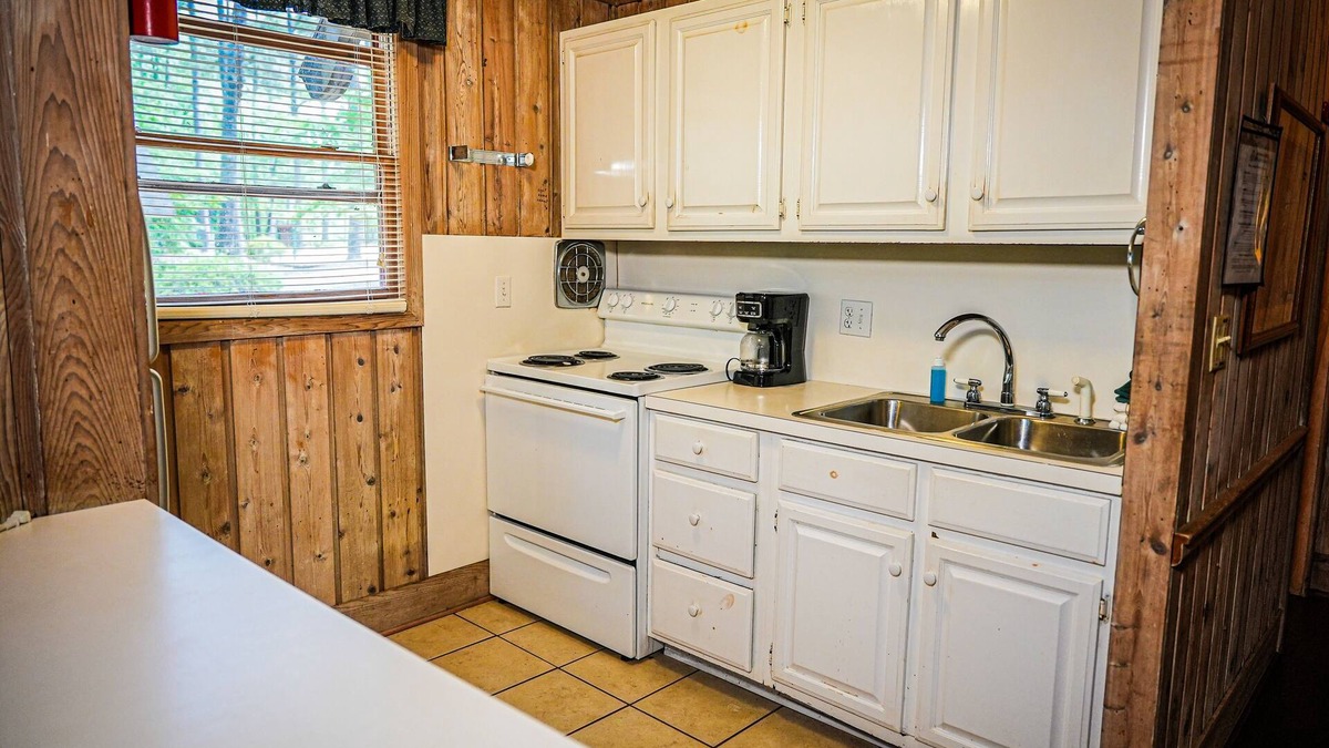 Pine Mountain Ski Chalet | Breathtaking view of Lake Innsbruck right from your own screened in porch.