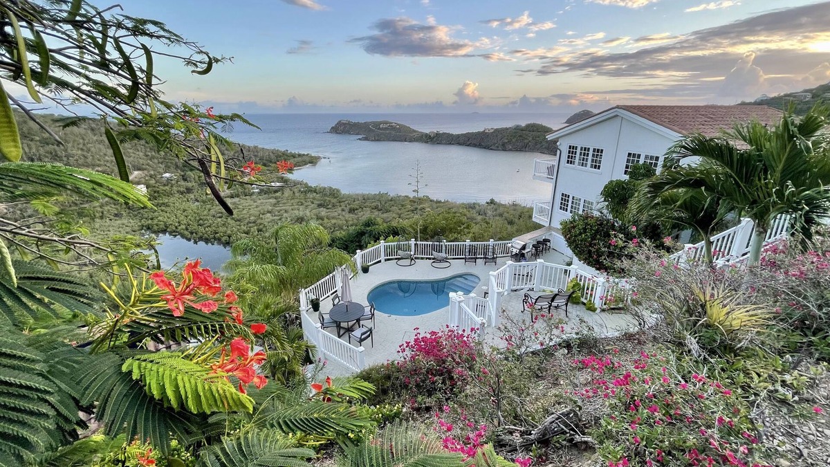 Fish Bay Villa | Breathtaking Views at Unicorn By The Sea Villa