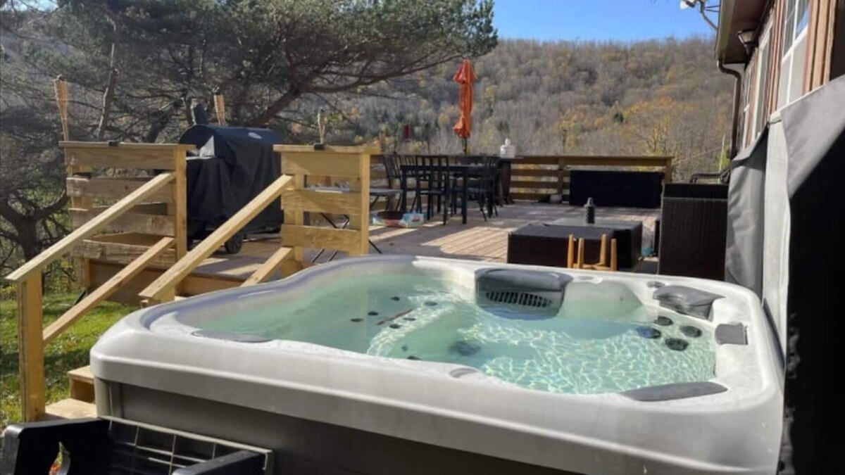 Andes House | Breathtaking views. Hot tub. Private pond. Huge deck. Fast wifi.