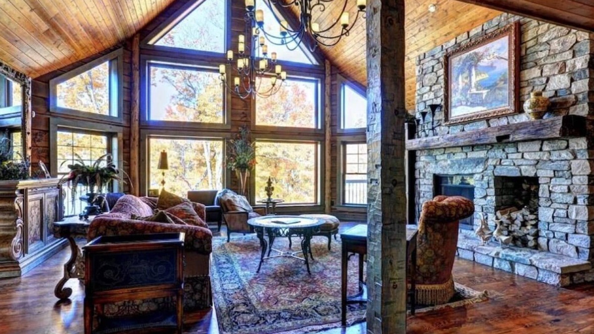 Eagle Lake Cottage | Breathtaking views of lakefront!