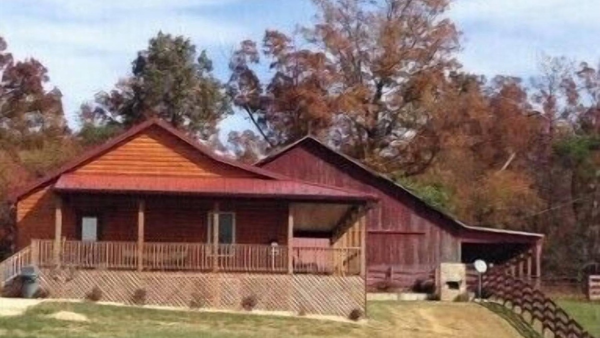 Luray Cabin | Breathtaking Views Of The Blue Ridge Mountains and our family farm.