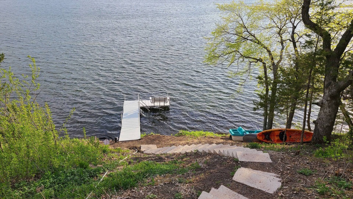 Richmond House | Breathtaking Views! Peaceful and Private!