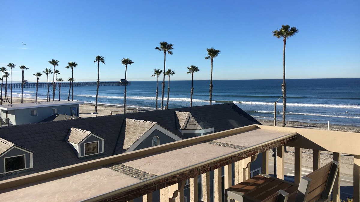 Townsite Condo | Breathtaking Views, Steps to the Sand, Beach Resort