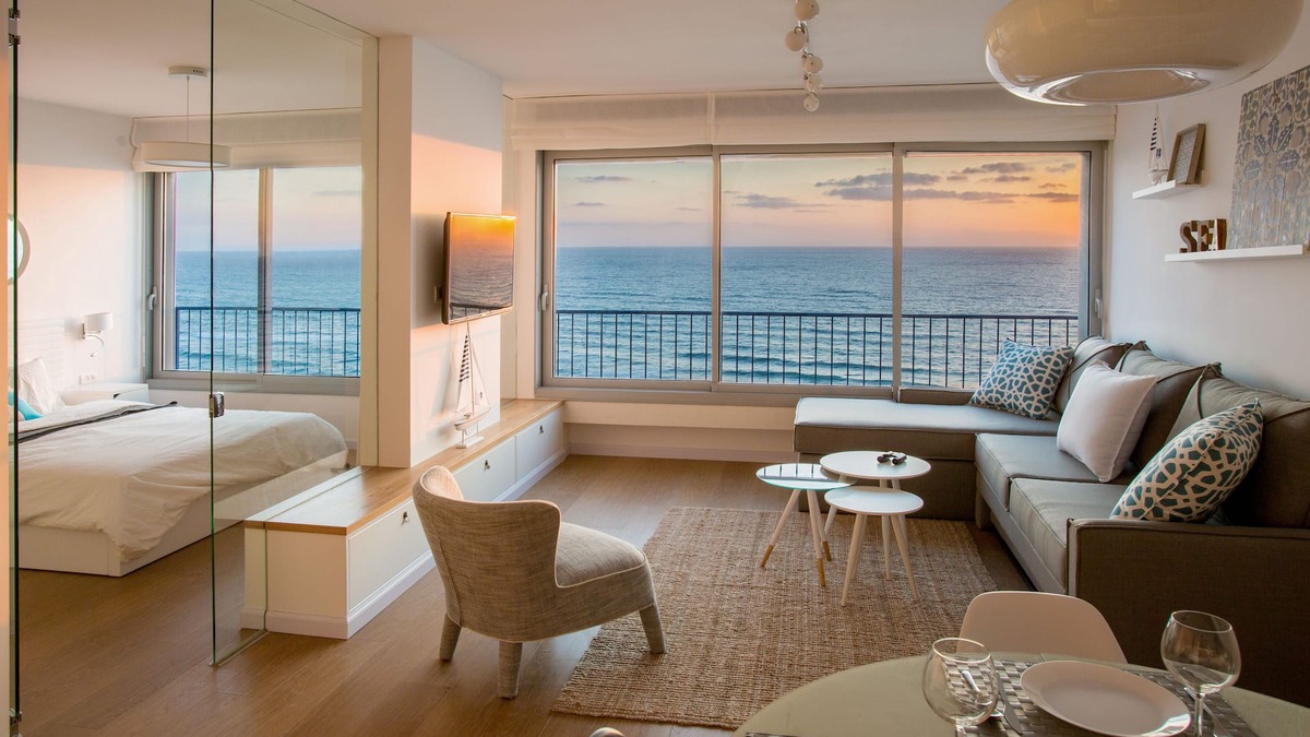 Netanya Apartment | Breathtaking Views - Steps to the Beach and the Center of Town
