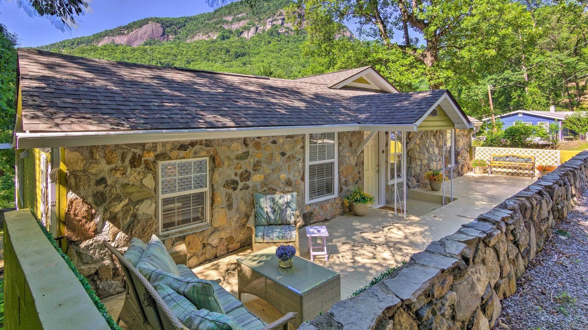 Chimney Rock Cottage | Breathtaking Views: Unique Chimney Rock Cottage!