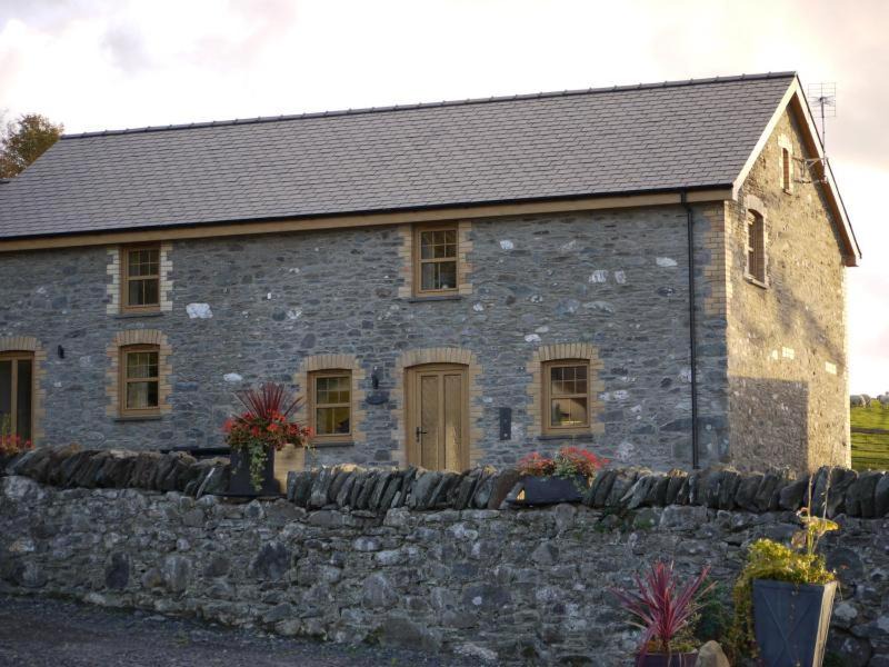 Glandyfi House | BREATHTAKING VIEWS with a HOT TUB - Bwlch Cliced