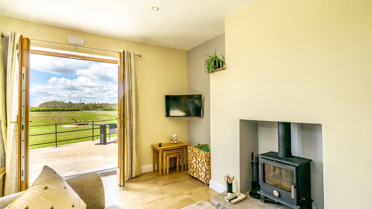 York Cottage | Brecks Farm - Well Cottage - sleeps 2 guests in 1 bedroom