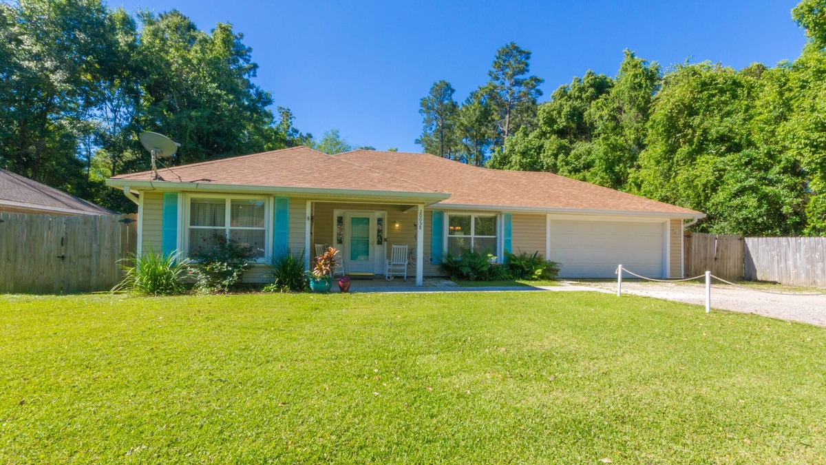 Gulf Shores House | Breeze Blu Inn Fenced yard, Pups Welcome, Beautiful ,Peaceful, Perfect location.