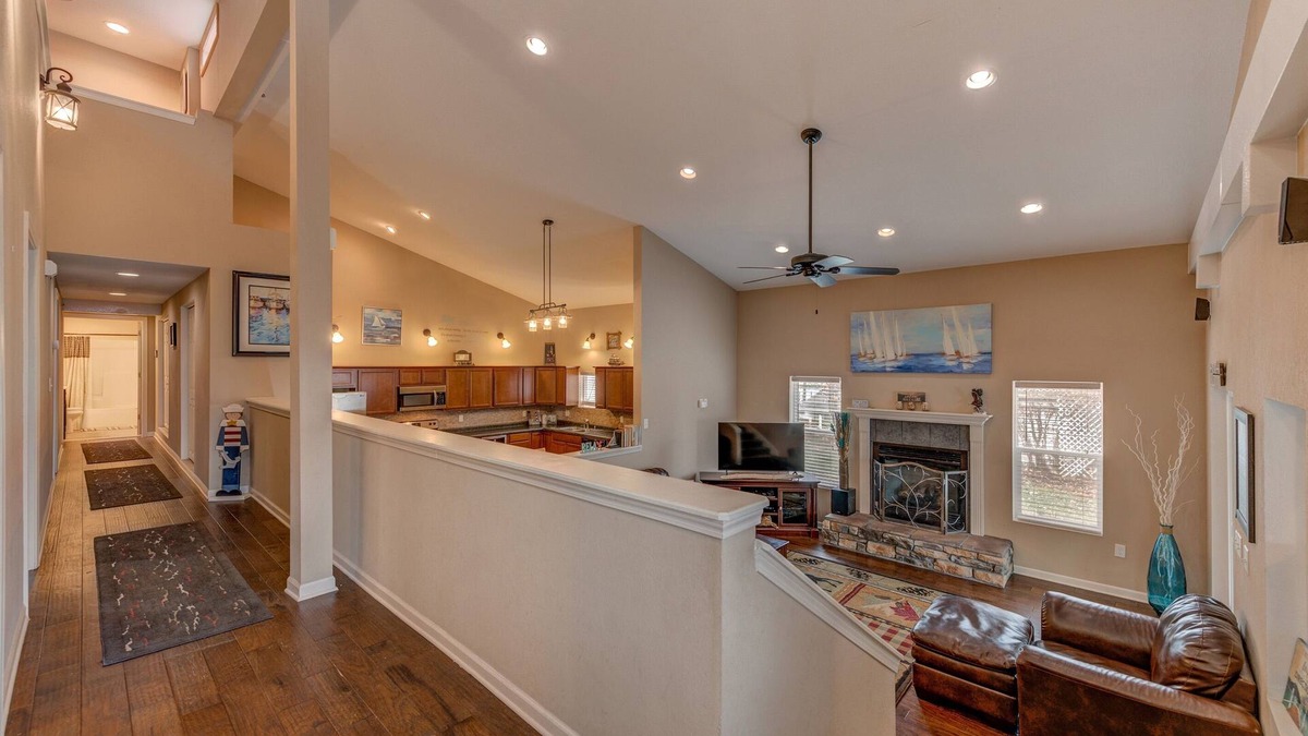 Pepin Condo | Breeze Condo - Luxury Stay 2 Blocks from Beach