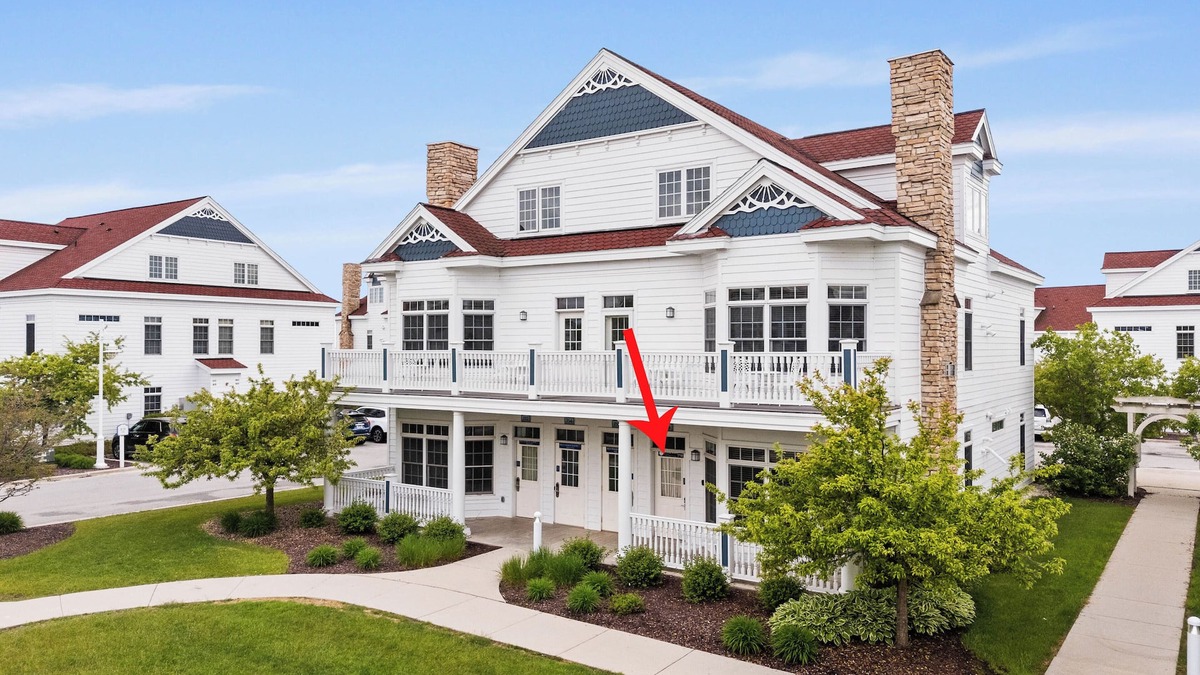 Sheboygan Condo | Breezy Beach - 75 Steps to Lake Michigan!