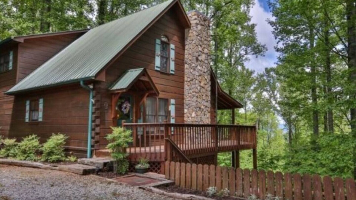 Walnut Mountain Cabin | Breezy Bear