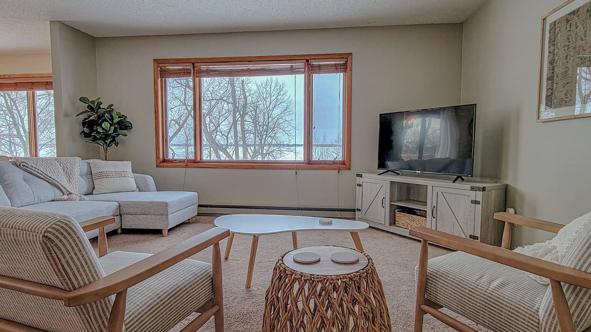 Bemidji Apartment | Breezy Hills - unit 2; Lake Bemidji, King bd, Kayaks, PB Trail!
