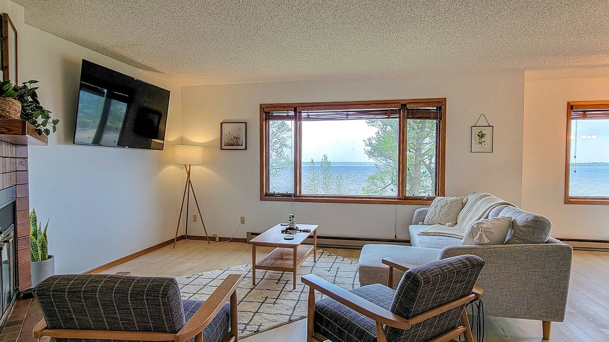 Bemidji Condo | Breezy Hills - Unit 3; Lake Bemidji, King bd, Kayaks, PB Trail!