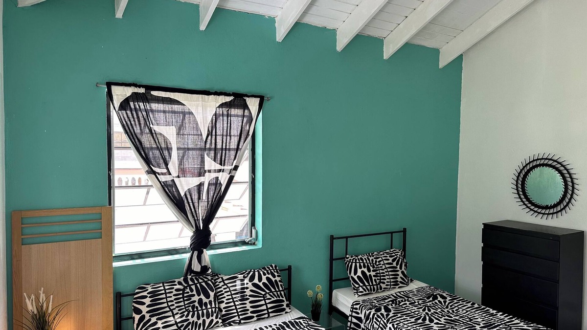 Corinthe House | Breezy Lucian Bliss 10 minutes from Centre Attractions!