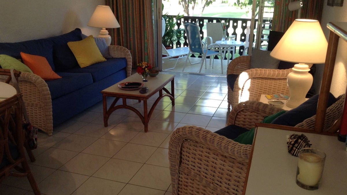 Rendezvous Apartment | Breezy quiet 1 bed apartment lovely views, parking, pool, near beach, SKY tv.