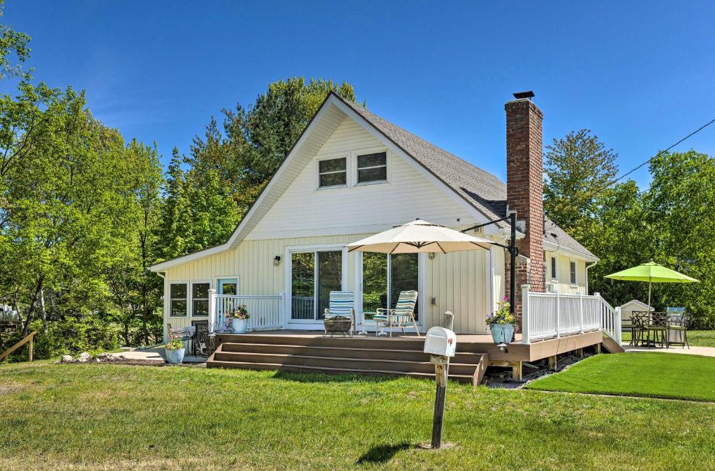 Silver Lake House | Breezy Silver Lake Getaway Fishing Dock, Grill!