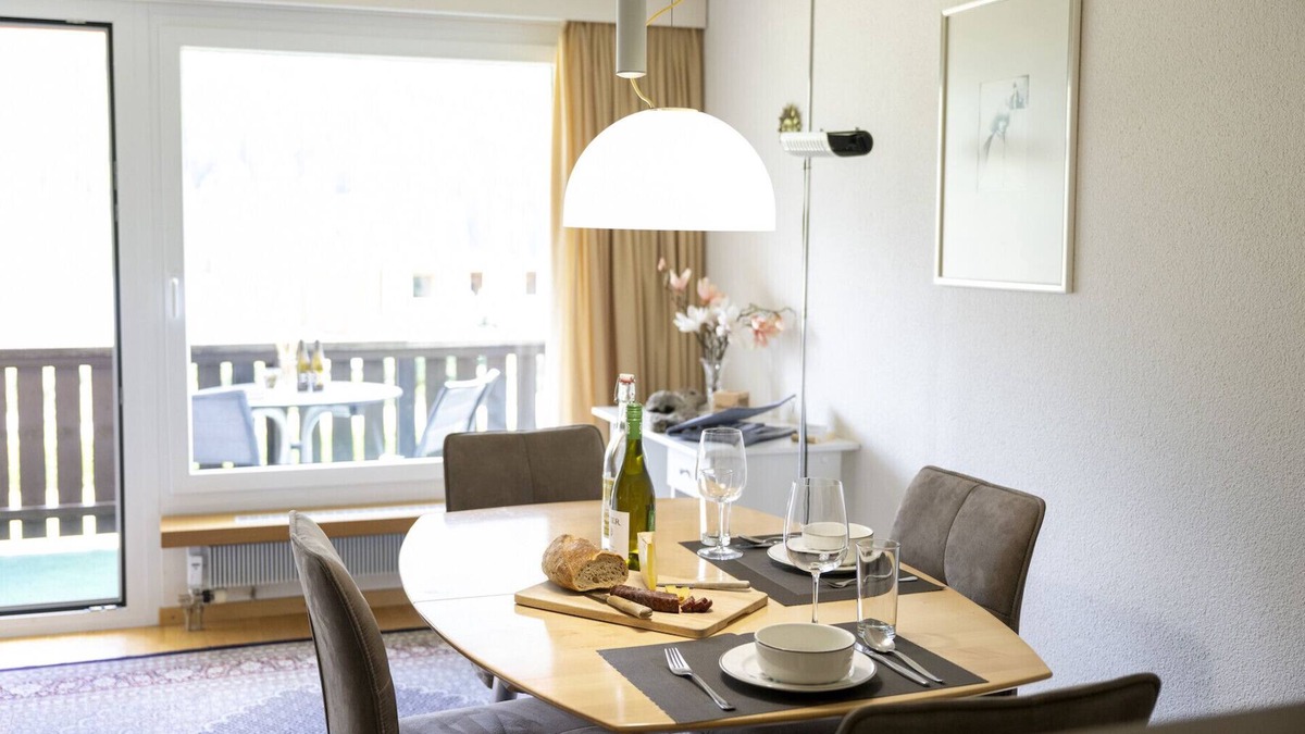 Engadin Scoul Apartment | Brentschpark No. 28: Charming renovated 2.5-room flat in the quiet located Brentschpark