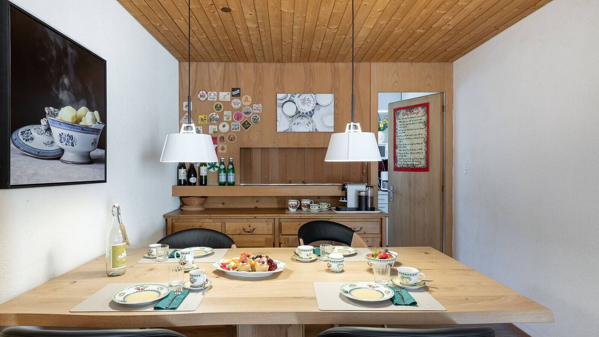 Engadin Scoul Apartment | Brentschpark No. 73: Spacious and bright 3.5-room flat in the quiet Brentschpark neighbourhood
