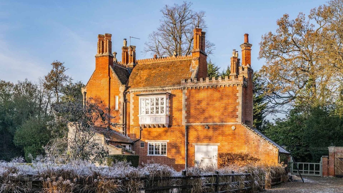 Bressingham House | Bressingham Lodge | Grand house with extensive grounds