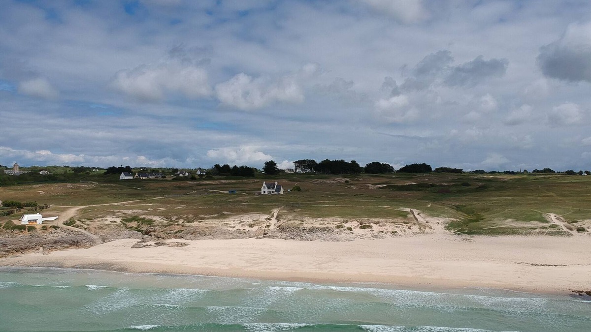 Esquibien House | Breton house by the ocean in the dunes of Trez Goarem