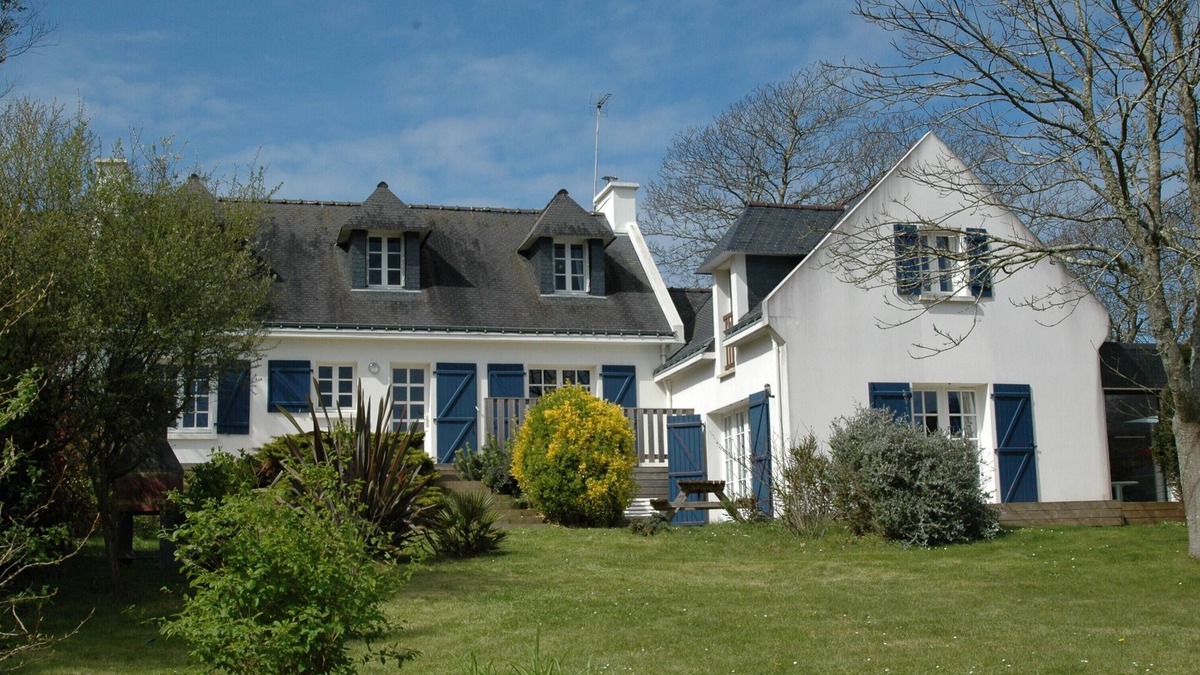 Clohars-Carnoet Villa | Breton style villa set in a large garden, indoor heated pool (28°), jacuzzi
