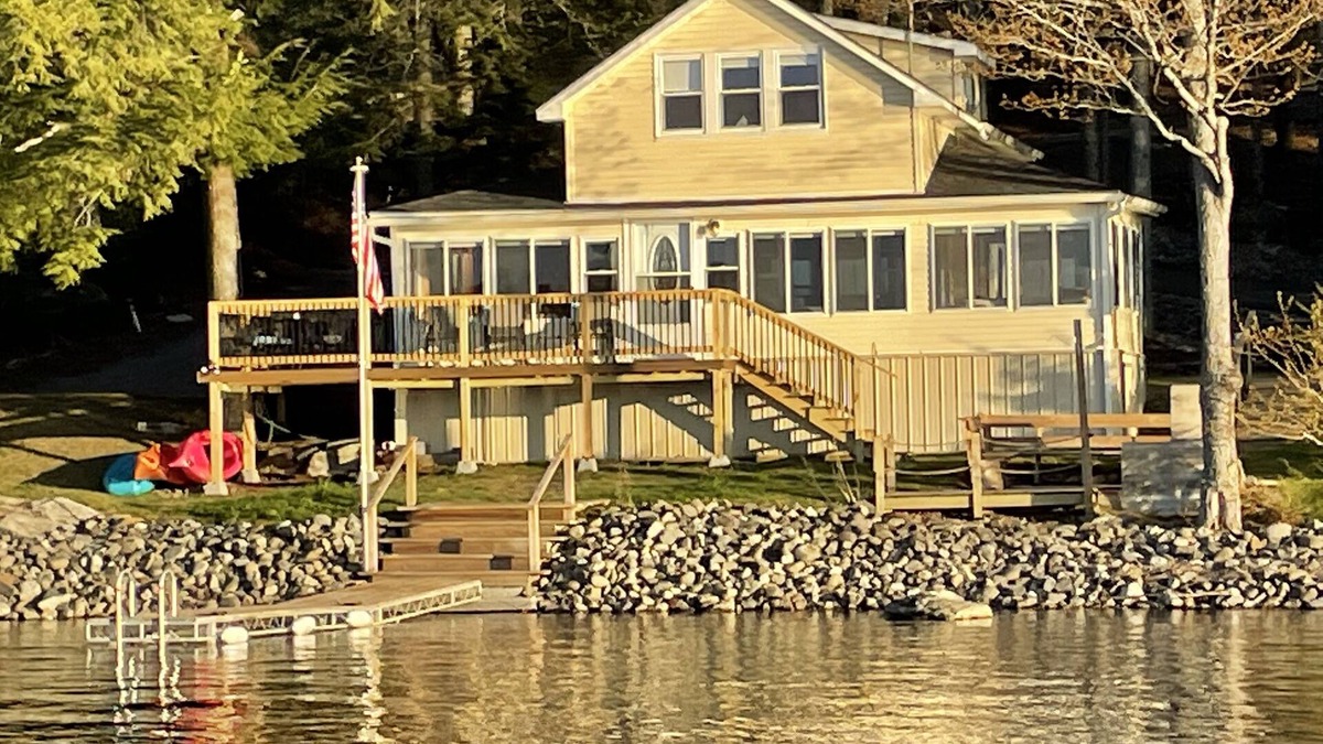 Orrington Cottage | Brewer Lake 3 bed/1.5 bath Waterfront Cottage