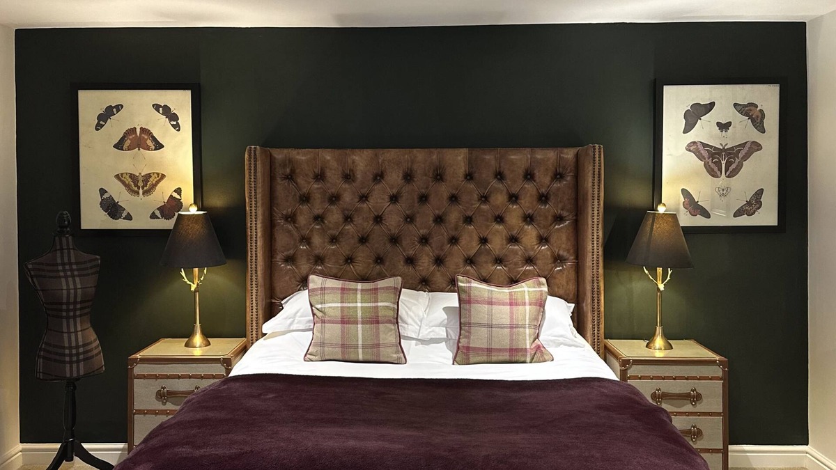 Foolow Cottage | Brewers Cottage - sleeps 2 guests in 1 bedroom