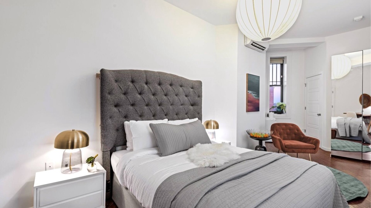 Downtown Baltimore Hotel | Brexton Hotel | Bright & Beautiful Studio