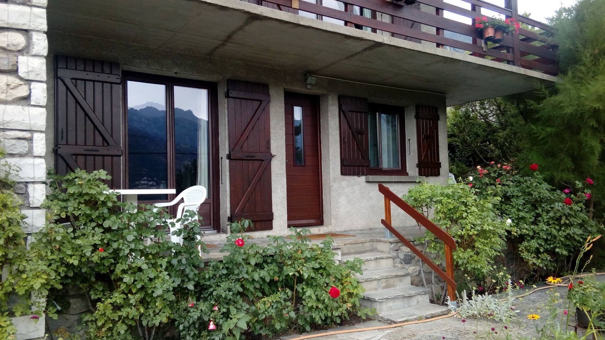 Briancon Apartment | Briançon hothouse, Beautiful sunny apartment, independent in villa, 3 * Wifii