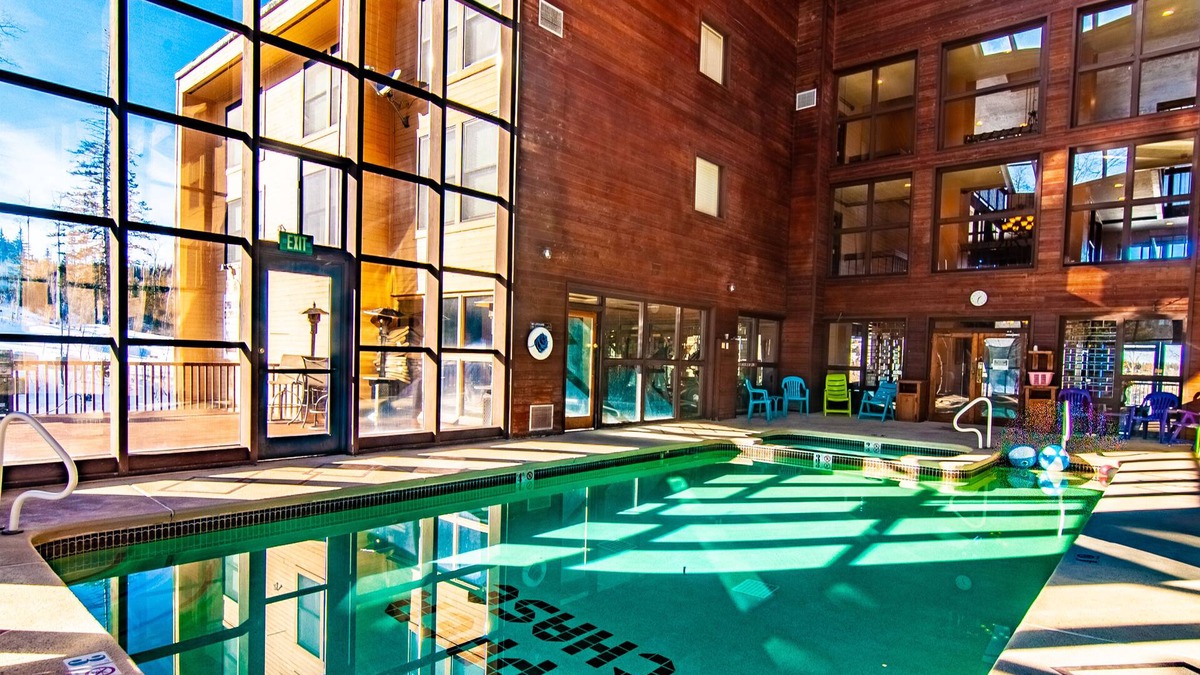 Brian Head Condo | Brian Head Penthouse North, Pool-Hotub, Ski-I/O, 5+ BR, 3 bath + Loft, Sleeps 16