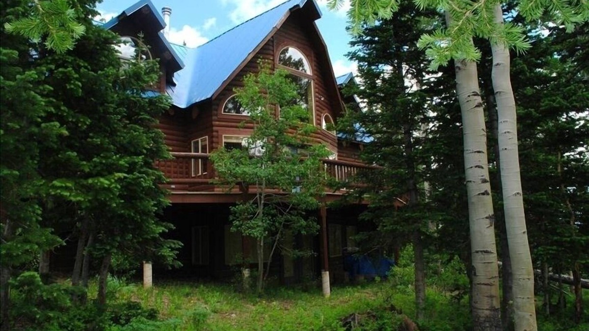 Brian Head Cabin | Brian Head's-Beautiful, Sunny and Spacious, Ski-In/Ski-Out Mountain Home
