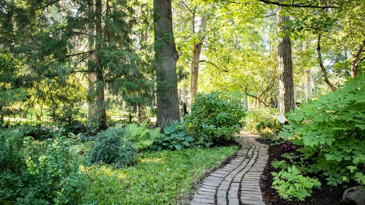 Manito House | Briar Rose