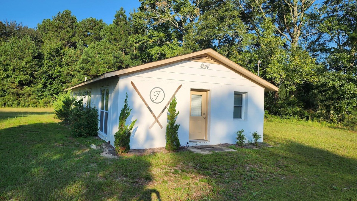 Whiteville House | Briarcreek Farm and Estate nestled on 200 acres