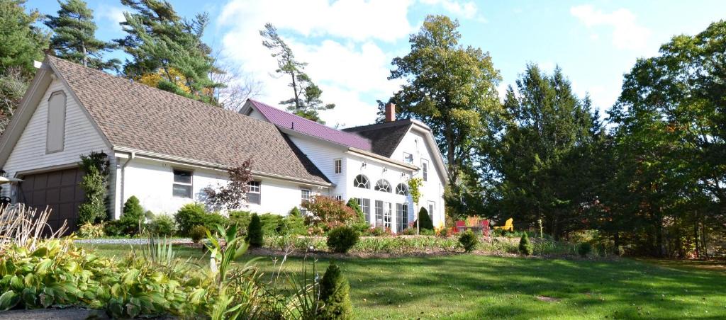 Elmsdale Bed & Breakfast | Briarwood Bed & Breakfast