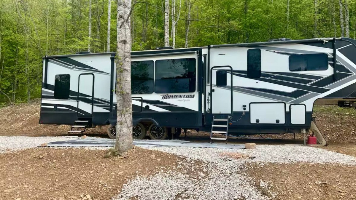 Camp Dix RV Rental | Bribery’s Hideaway