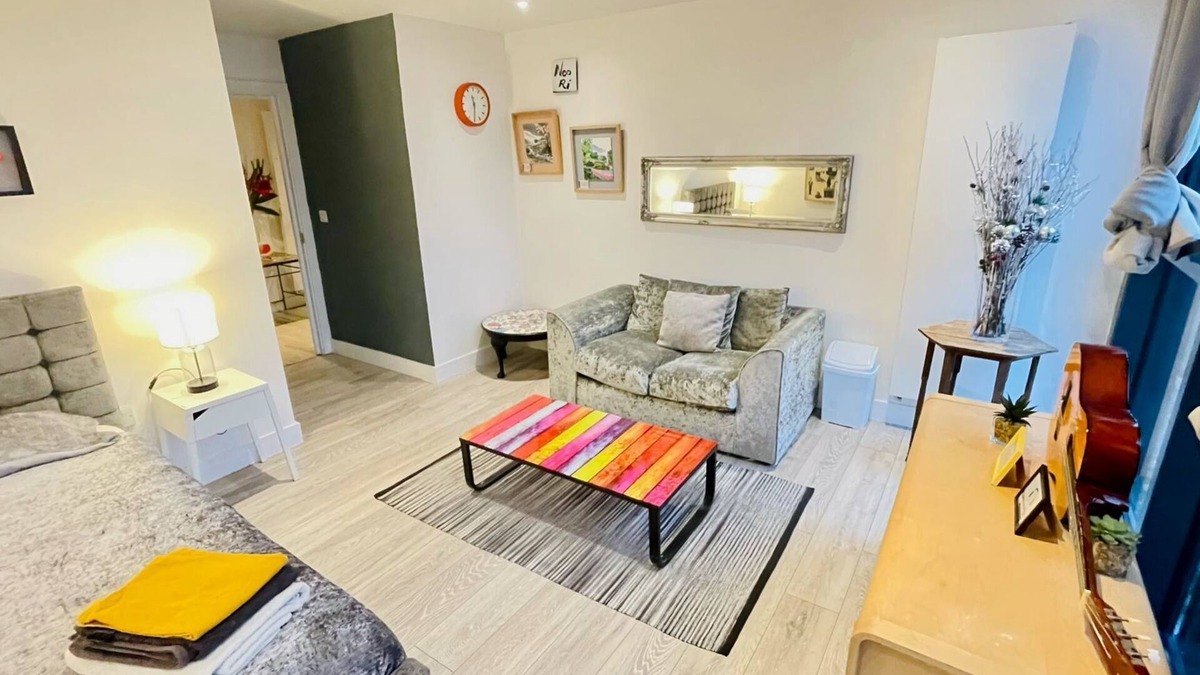 Hackney Downs Apartment | Brick lane modern Penthouse with city view