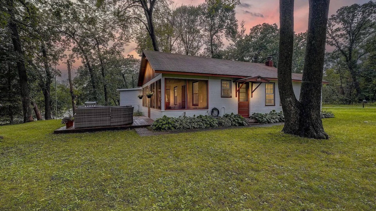 Clear Lake Cabin | Bricks on the Bank-Intimate cabin retreat with river access. 5-stars on Airbnb!