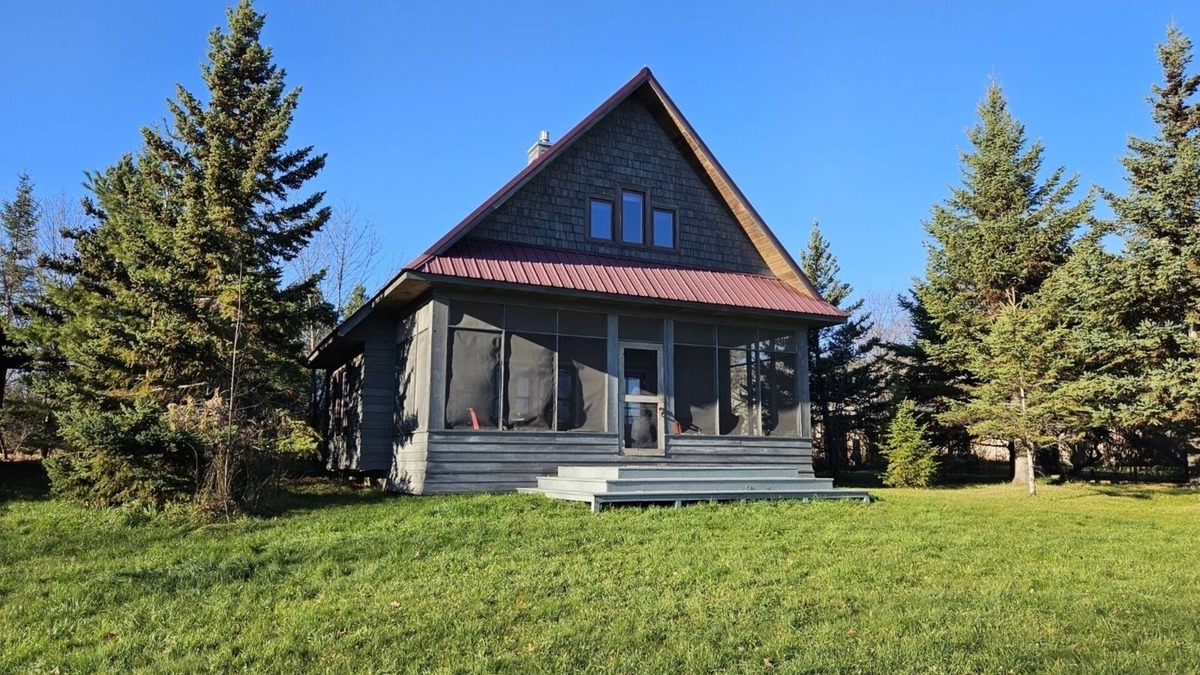 Bayfield House | Brickyard Lakeside Retreat