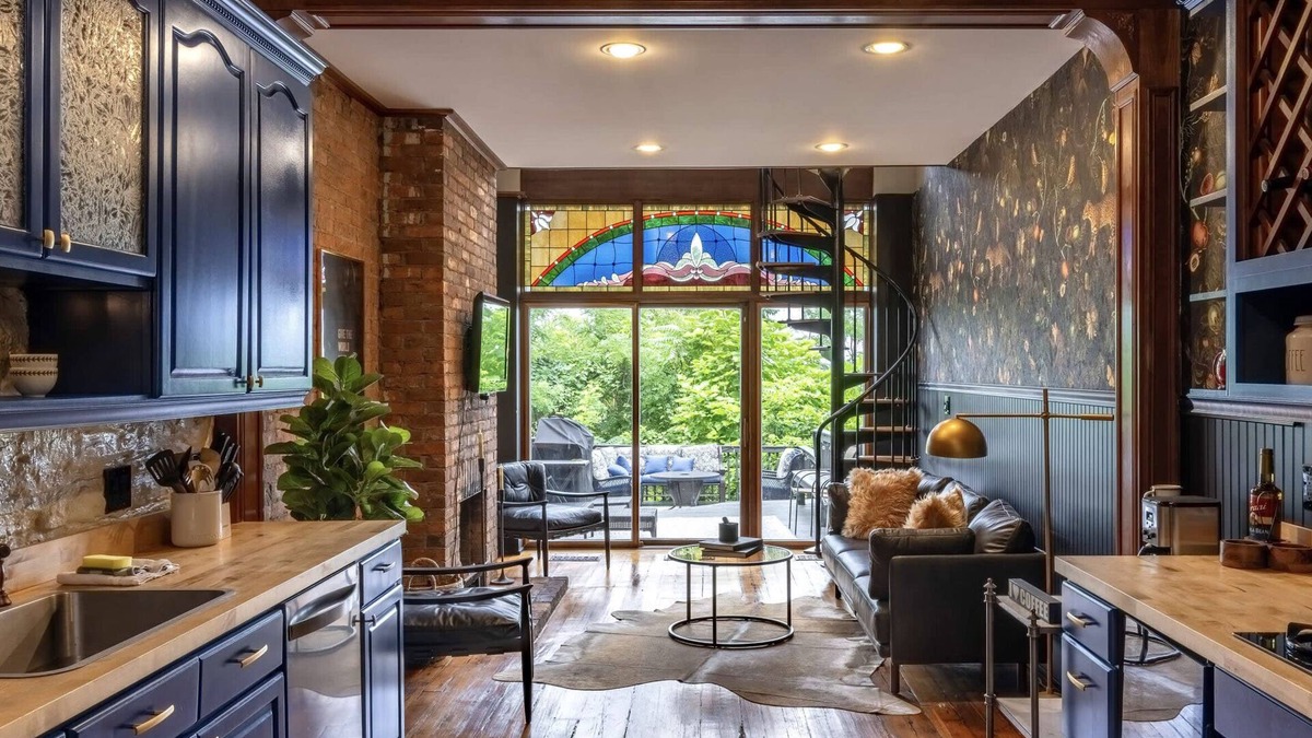 Mount Adams House | Bridal & Group Retreat | 4BR Mt. Adams | Walkable, Skyline Views