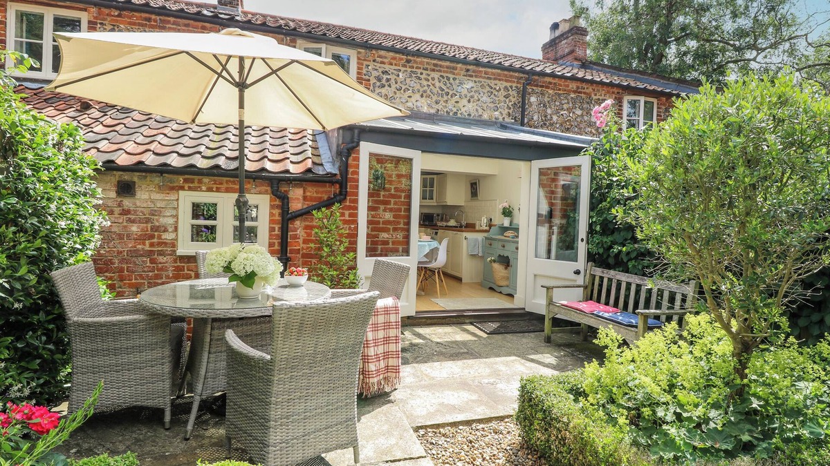 Aylsham Cottage | BRIDGE COTTAGE, family friendly, character holiday cottage in Aylsham