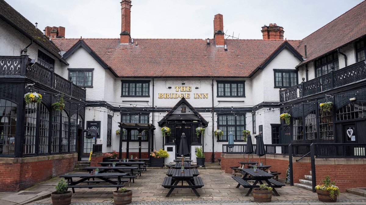 Yatton Hotel | Bridge Inn by Greene King Inns