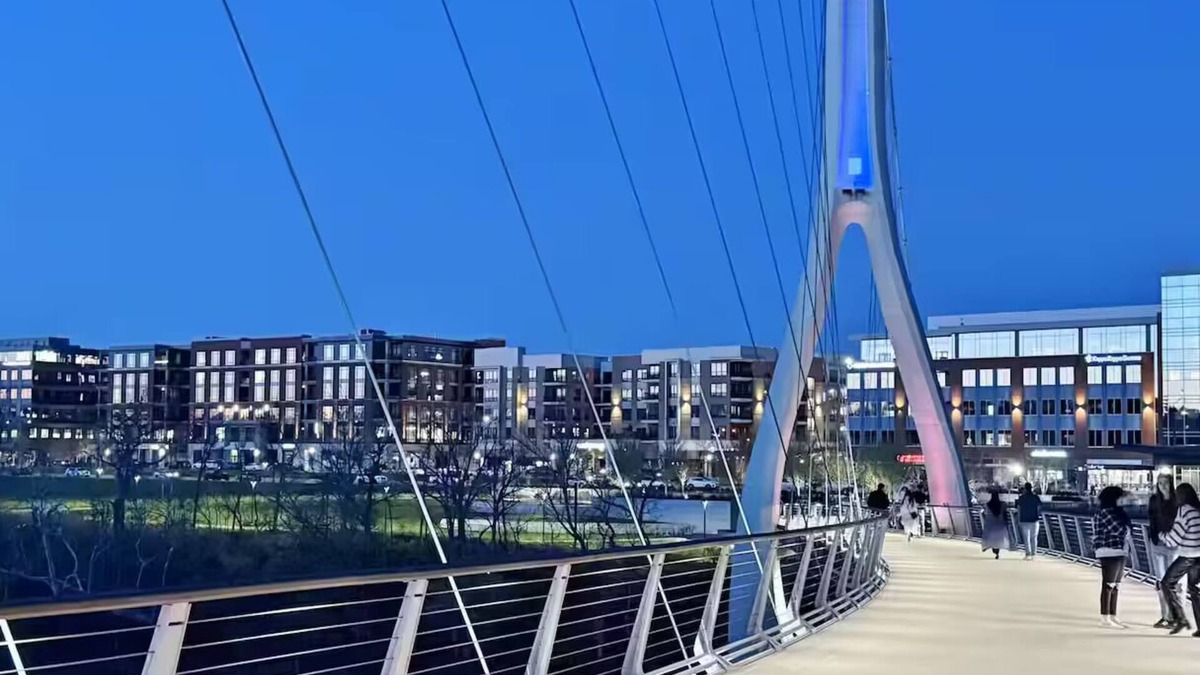 Dublin Condo | Bridge Park ~ Dublin 1BR/1BA Wonderfully Decorated