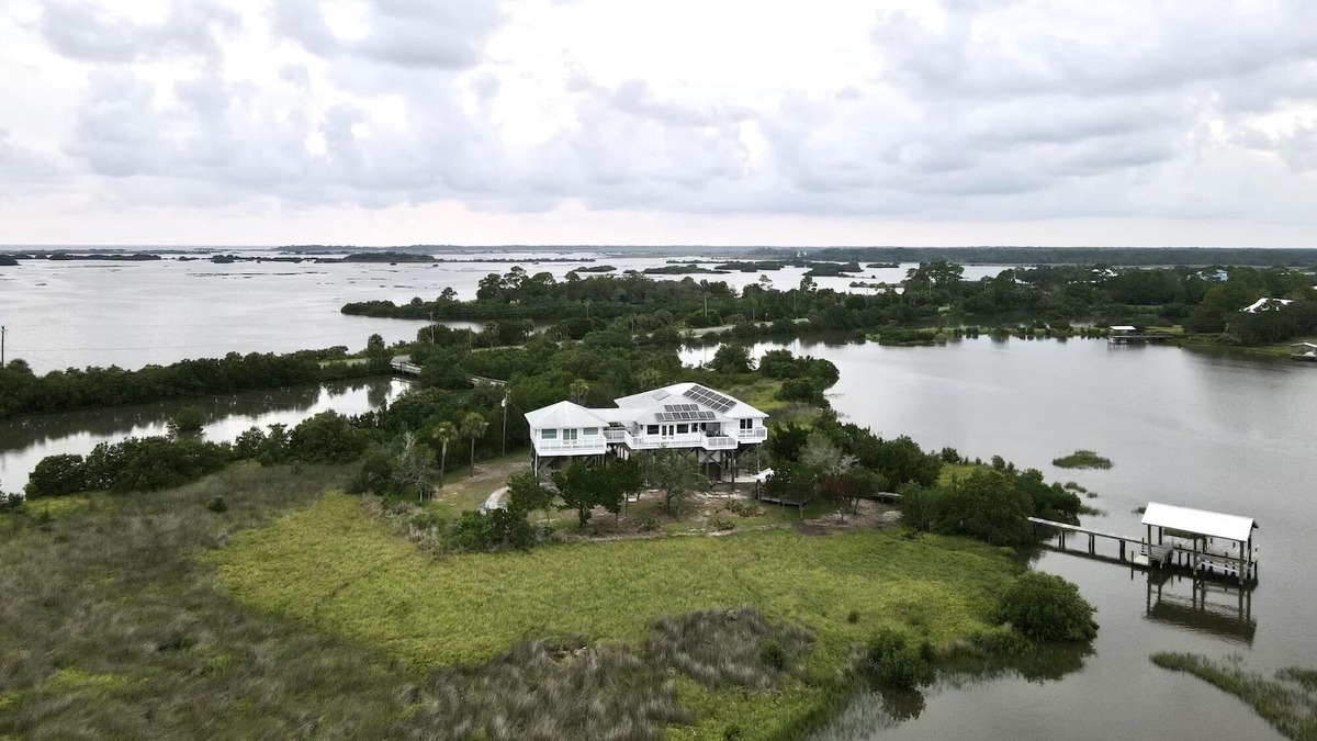 Cedar Key House | Bridge to Paradise Island