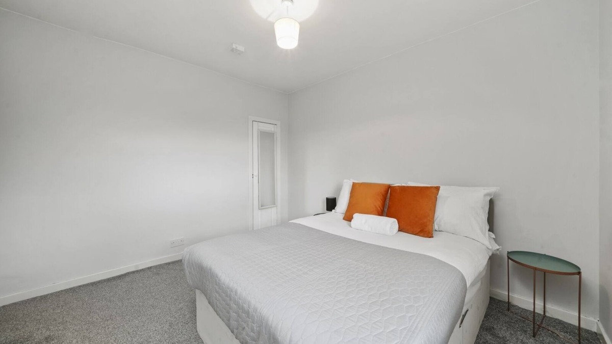 Falkirk House | Bridgecity 3 bed Roughland house Falkirk